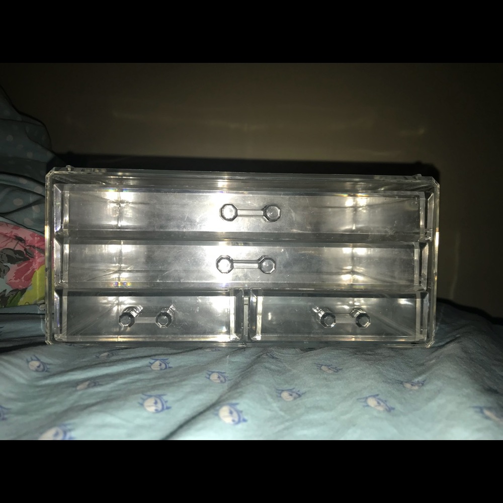 Acrylic makeup organizer